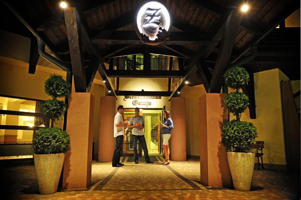 Zajazd Bieszczadzka Ostoja Ustrzyki Dolne Exterior photo